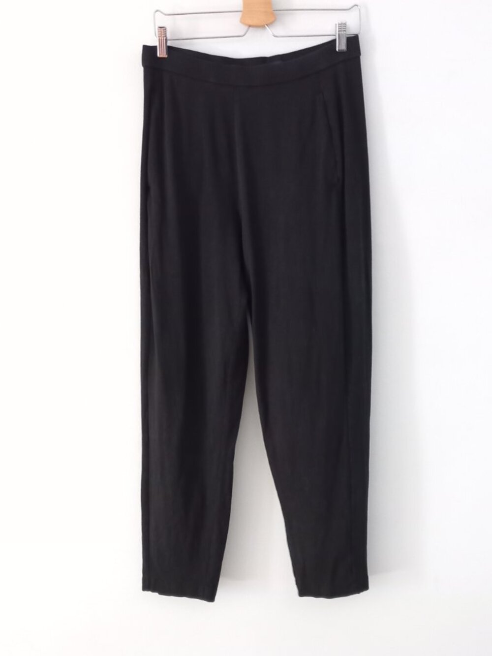 EILEEN FISHER black lightweight stretchy pull on pants